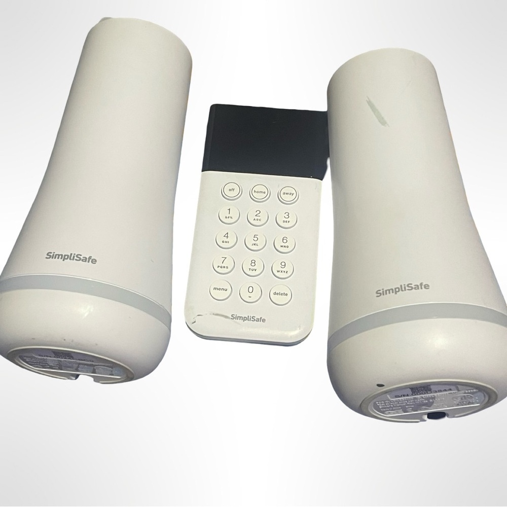 SimpliSafe White Portable‎ Speaker Set